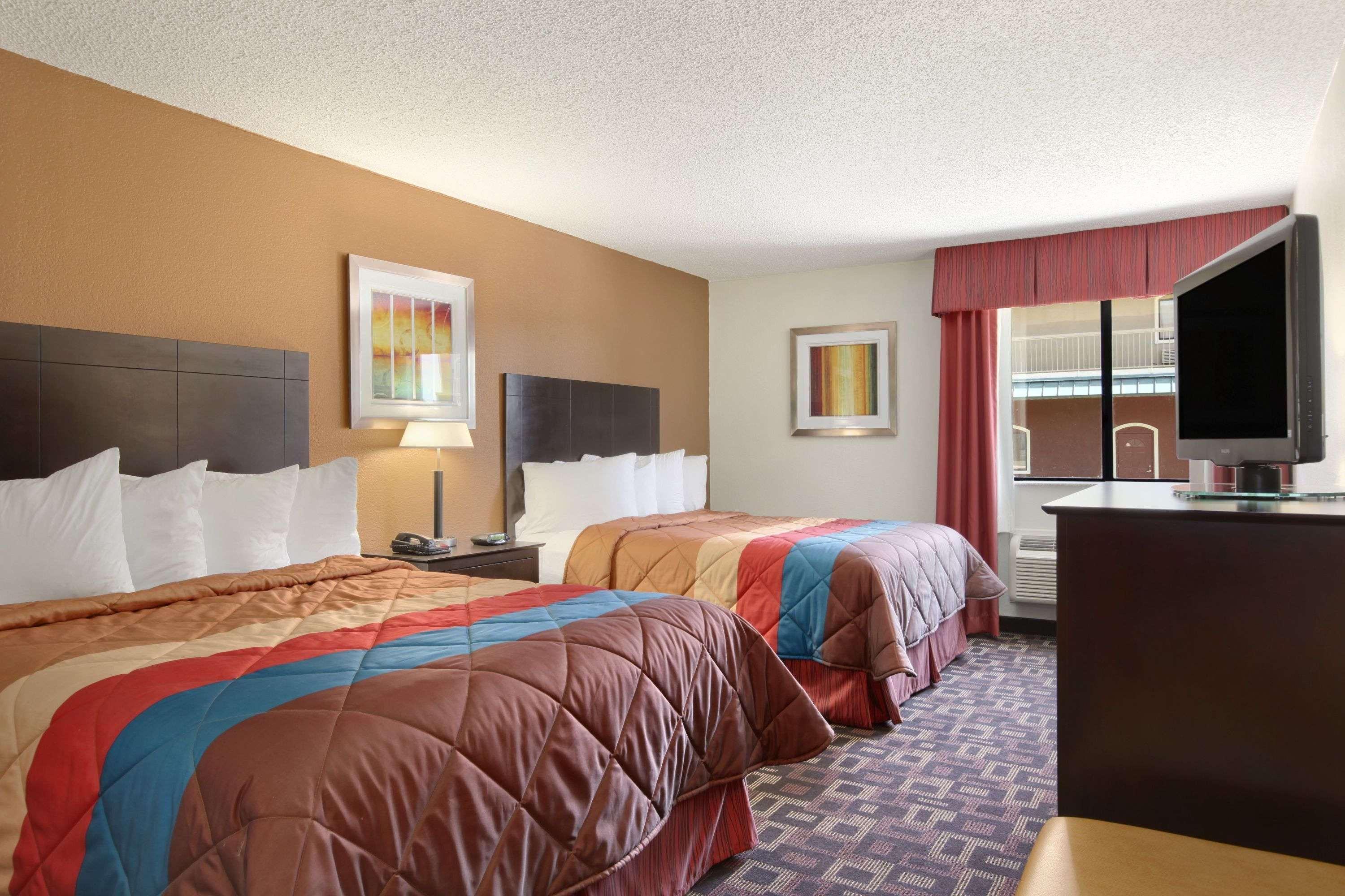 Sky Tree Hotels Tulsa Kültér fotó